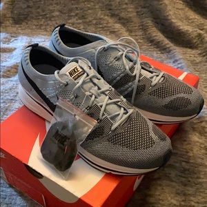 NIKE Flyknit Trainer - 11.5